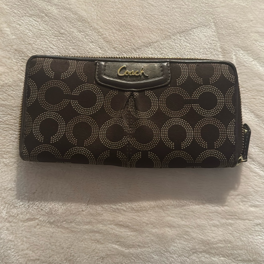 Vintage Coach Slim Zip Wallet